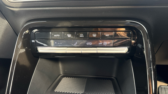 Citroen C3 Aircross 1.2 Hybrid [145] Collection 5dr e-DCS6 Petrol Hatchback - Image 20